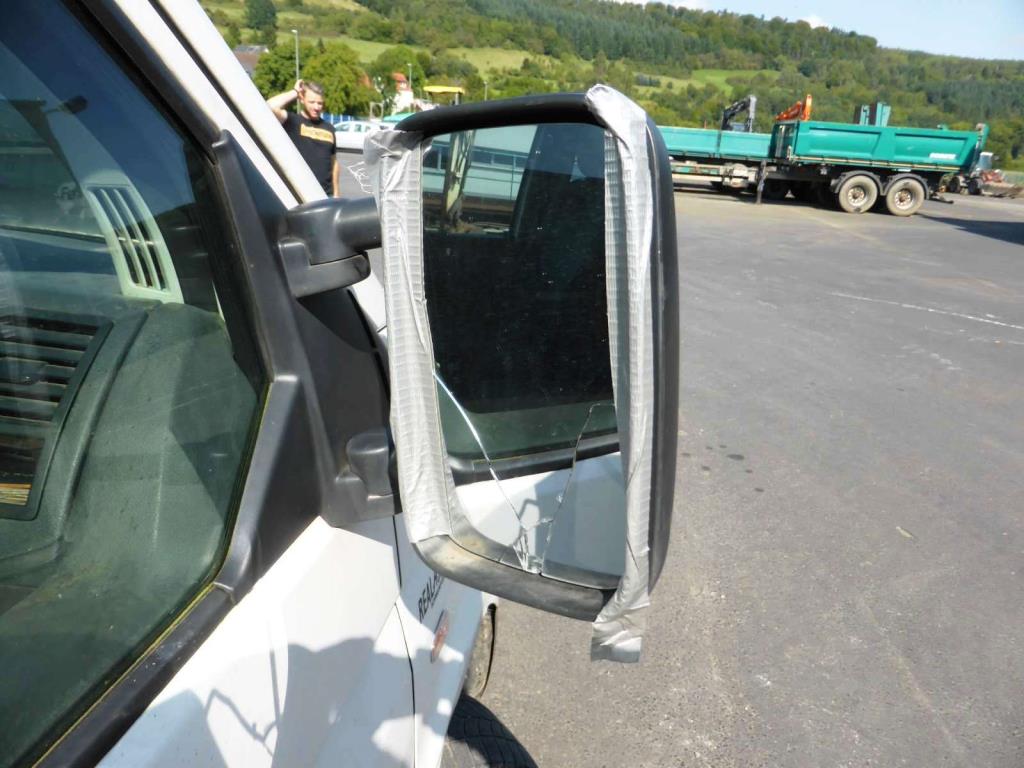 Gradbeni stroji, gradbena oprema, gospodarska vozila in avtomobili-8