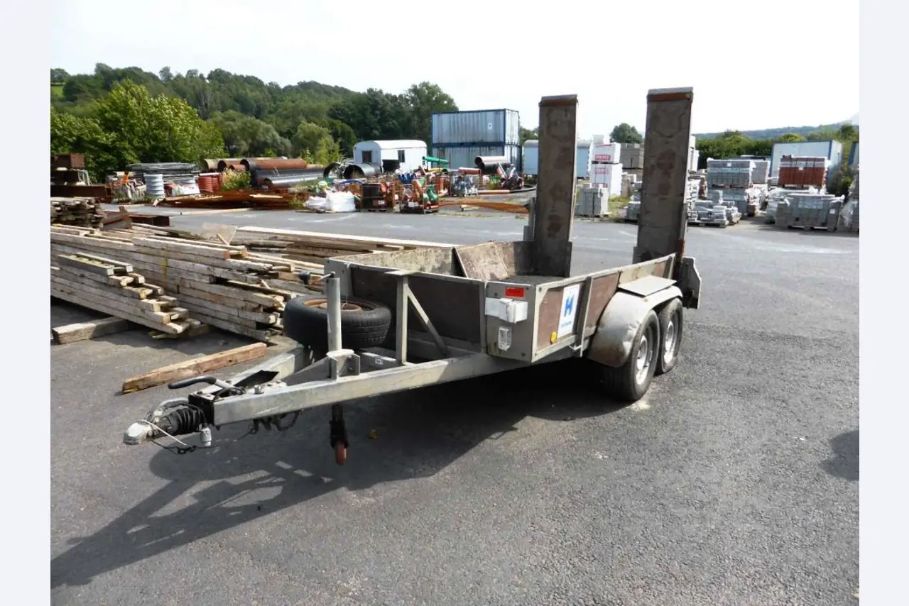 construction machinery and equipment and commercial vehicles -1