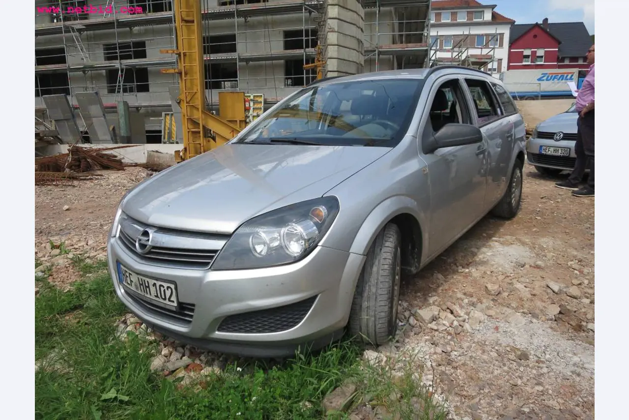 Machines de chantier, matériel de construction, véhicules utilitaires et voitures particulières-1