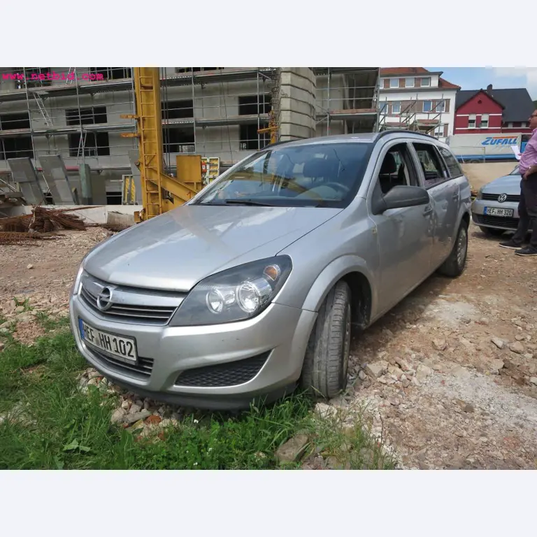 Machines de chantier, matériel de construction, véhicules utilitaires et voitures particulières-1