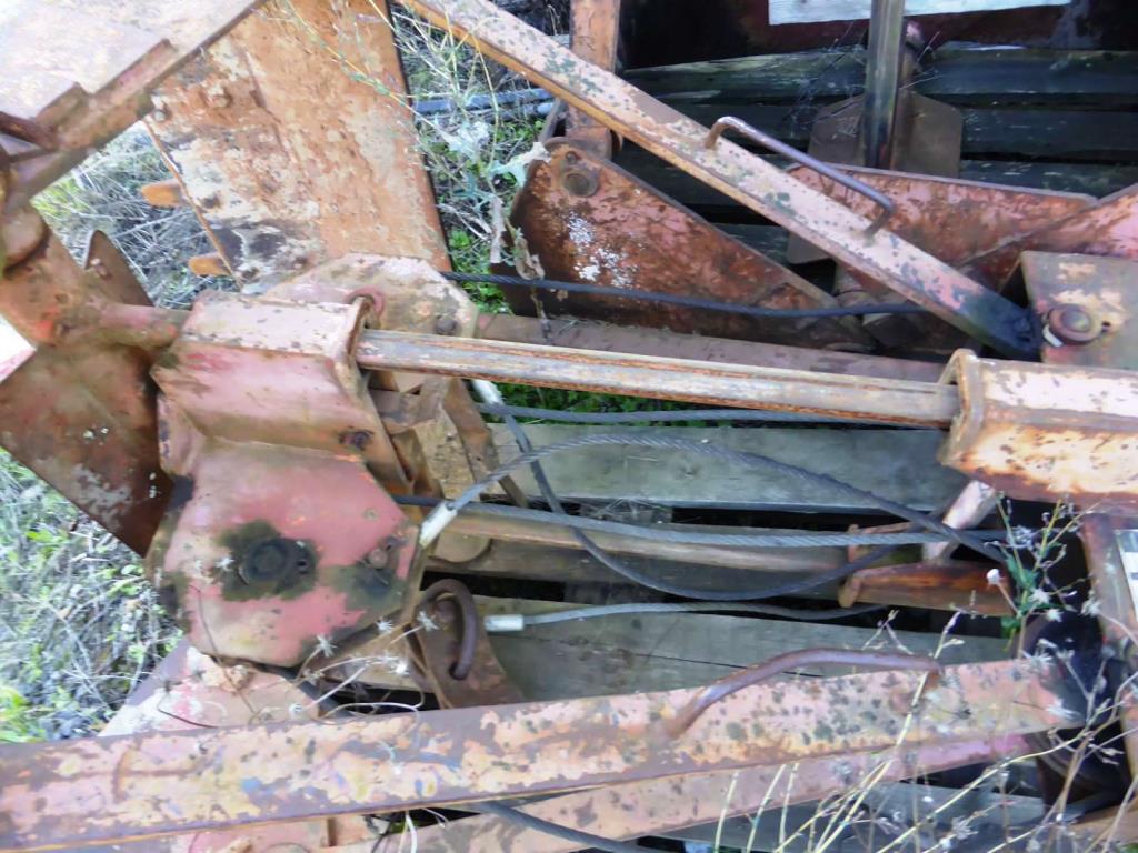 Gradbeni stroji, gradbena oprema, gospodarska vozila in avtomobili-3