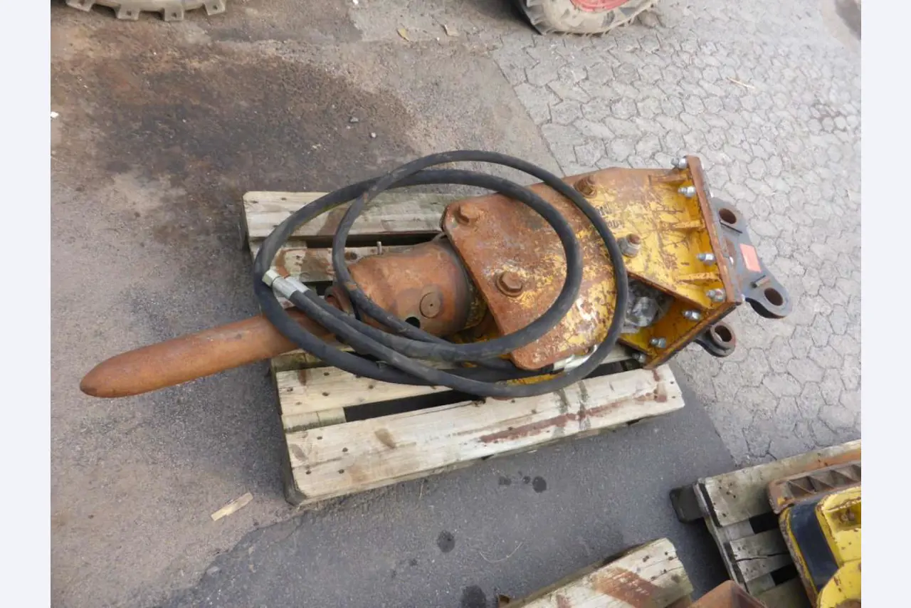 construction machinery and equipment and commercial vehicles -1