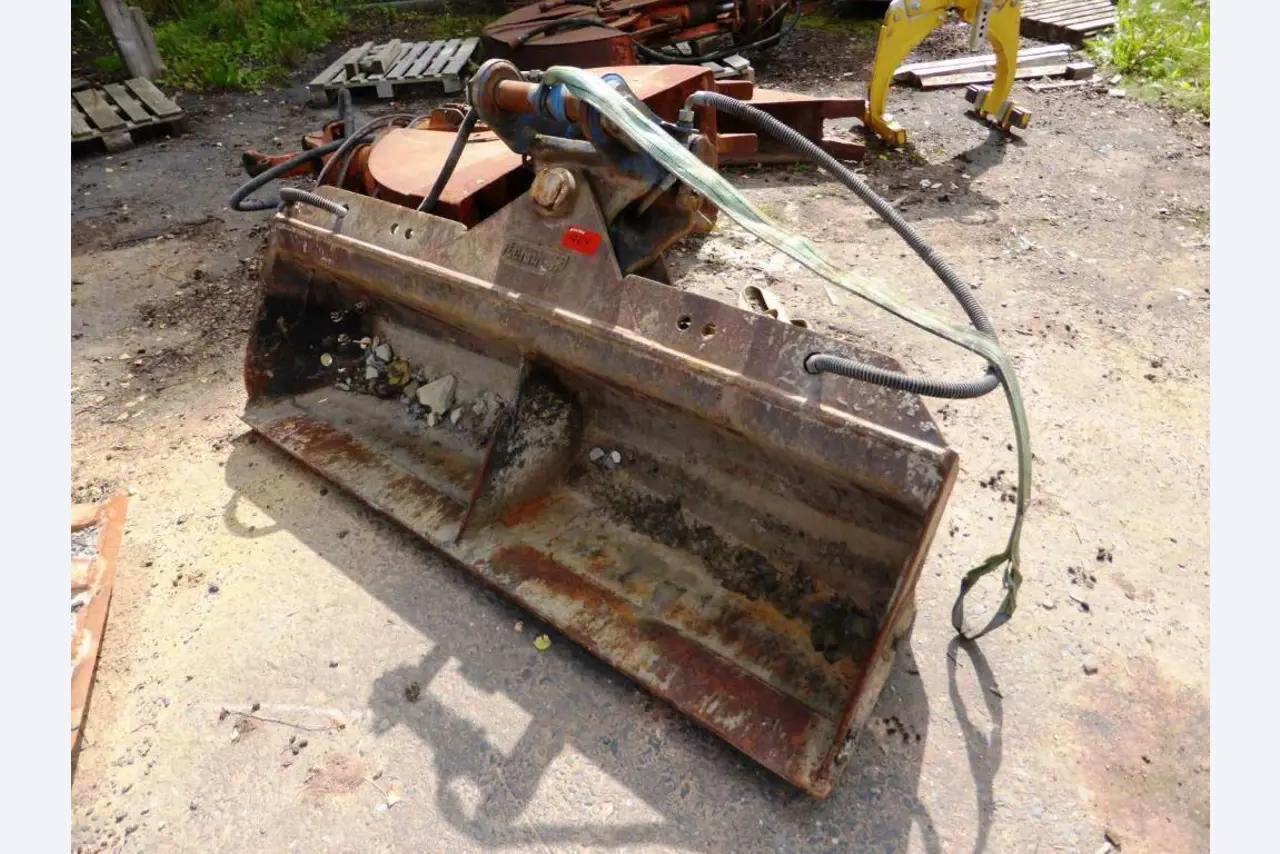 construction machinery and equipment and commercial vehicles -1