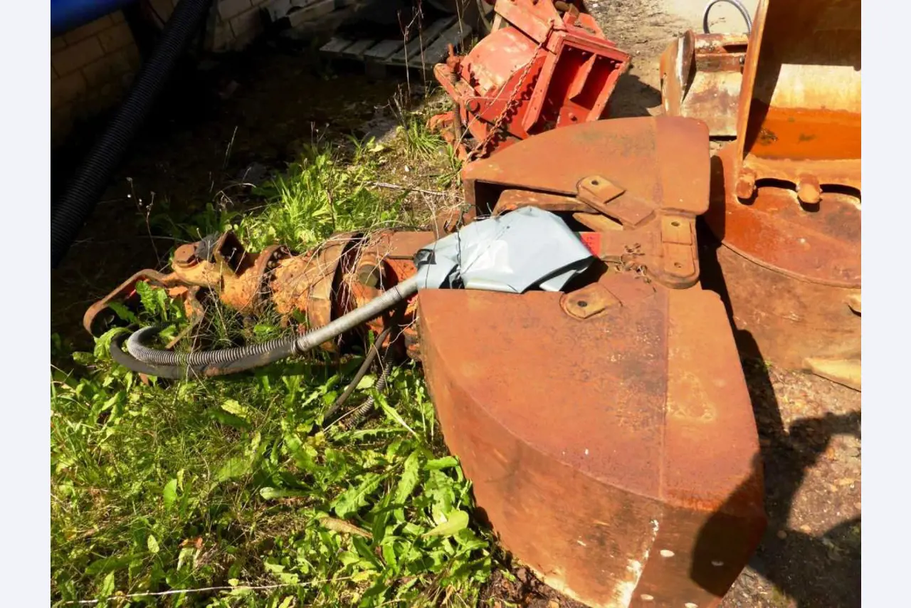 Baumaschinen, Baugeräte, Nutzfahrzeuge und Pkw-1