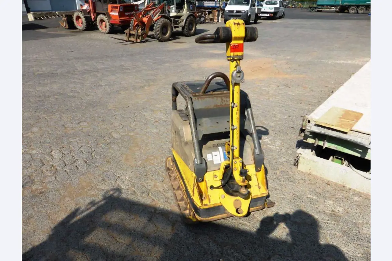 construction machinery and equipment and commercial vehicles -1