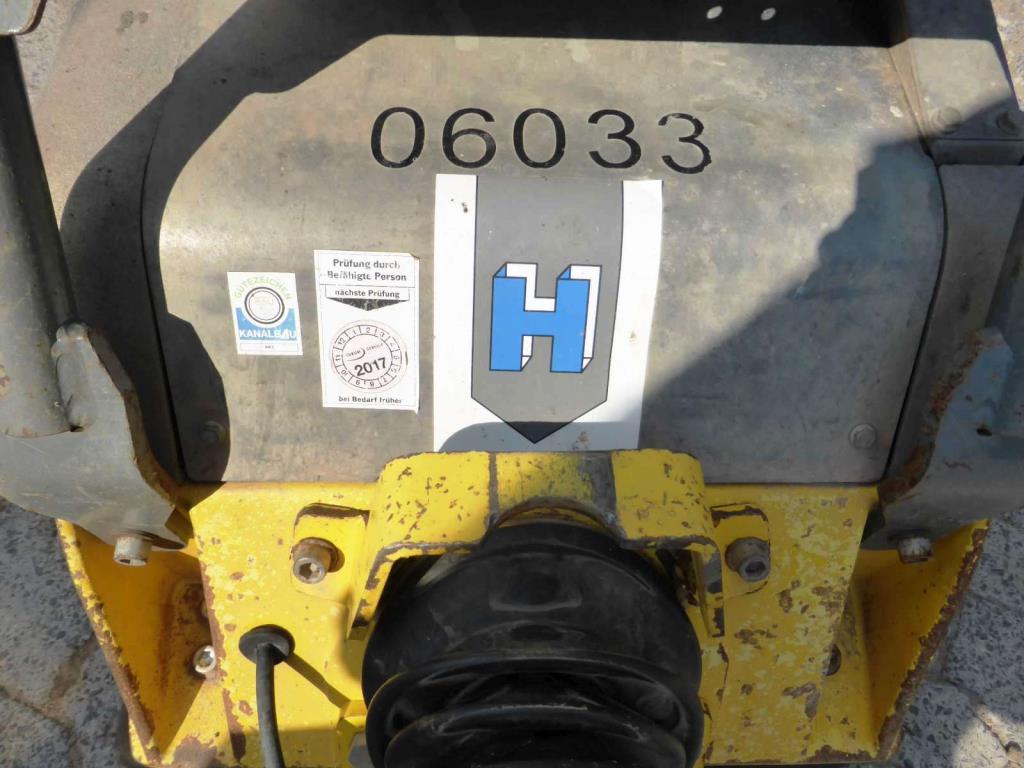 Máquinas de construção, equipamento de construção, veículos comerciais e automóveis-2