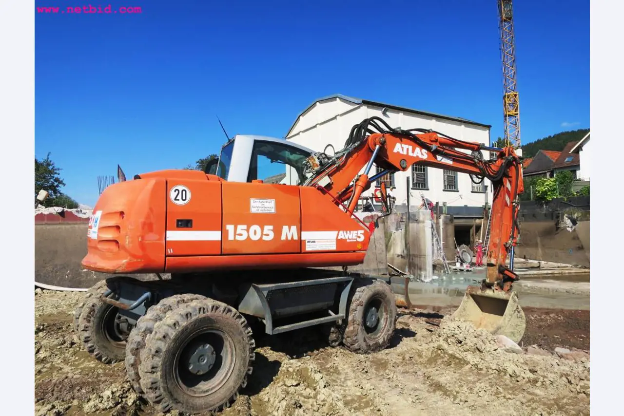 Bouwmachines, bouwuitrusting, bedrijfsvoertuigen en auto´s-6