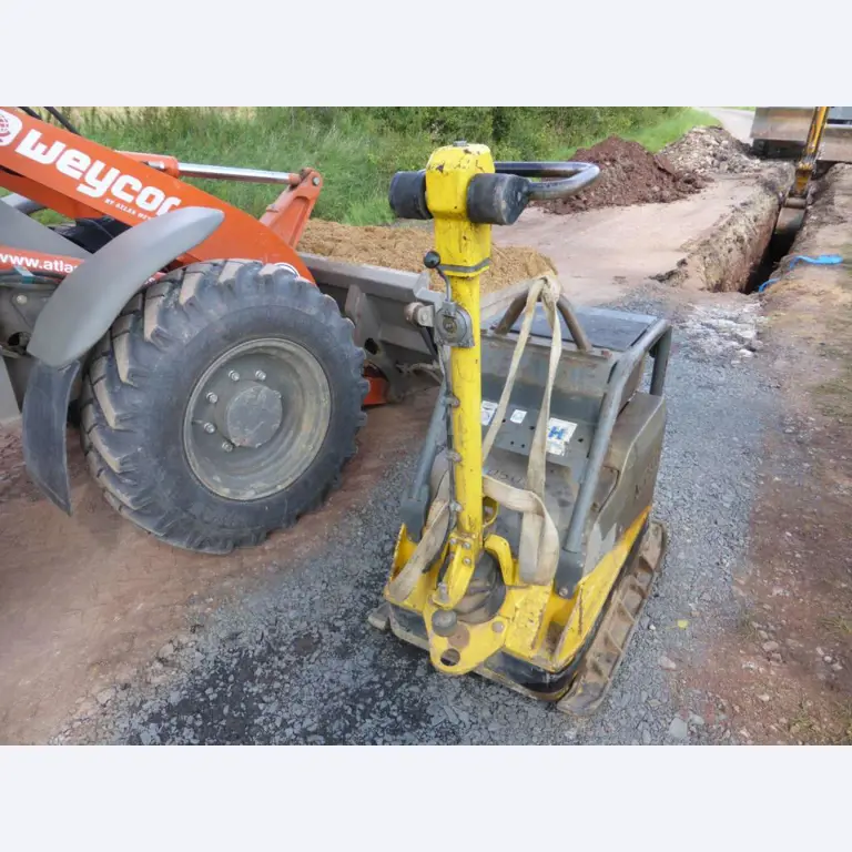 construction machinery and equipment and commercial vehicles -1
