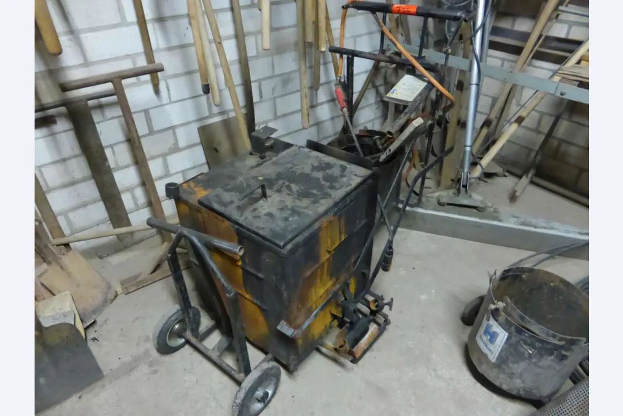 construction machinery and equipment and commercial vehicles -1