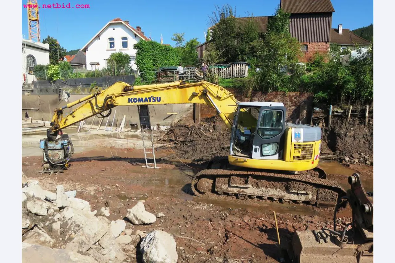 Machines de chantier, matériel de construction, véhicules utilitaires et voitures particulières-1