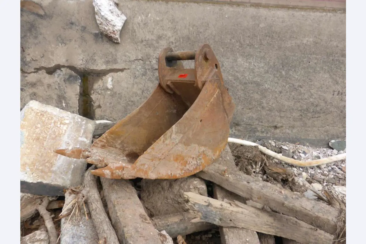 construction machinery and equipment and commercial vehicles -1