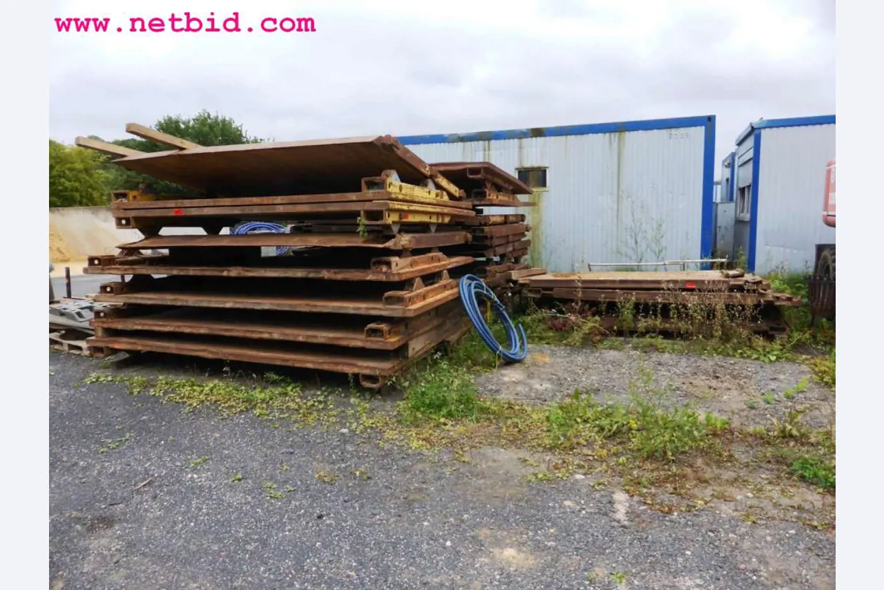 Machines de chantier, matériel de construction, véhicules utilitaires et voitures particulières-1