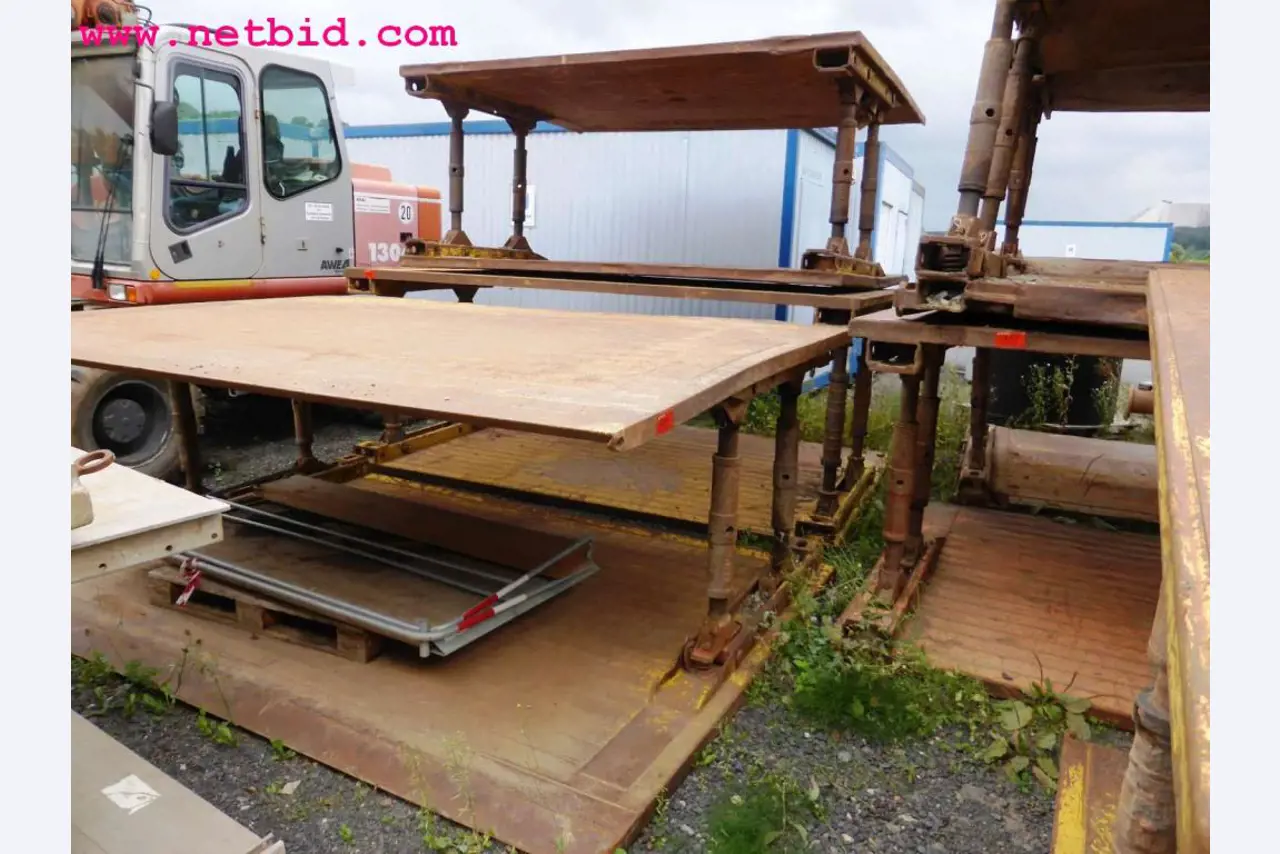 Machines de chantier, matériel de construction, véhicules utilitaires et voitures particulières-1