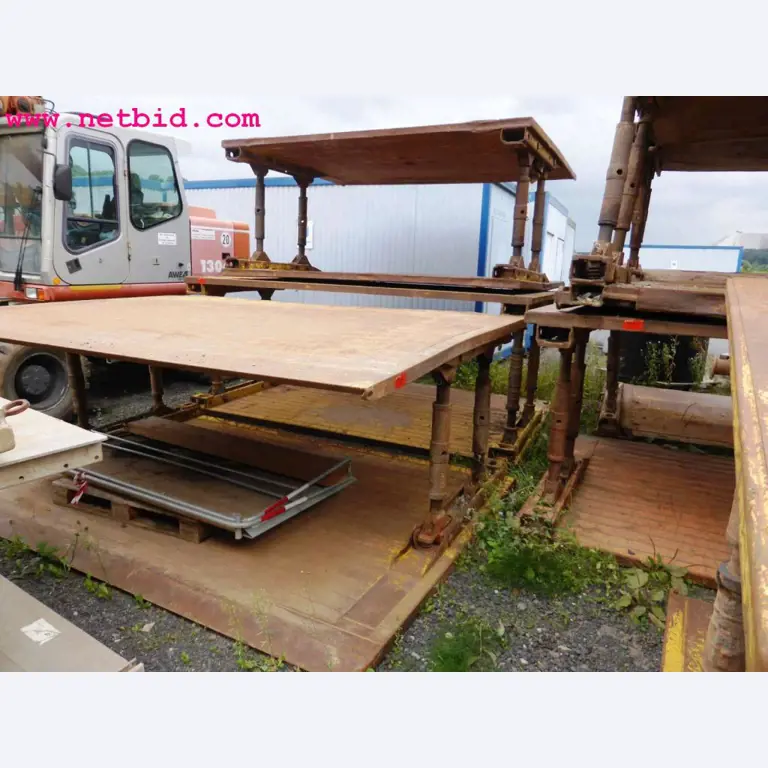 Machines de chantier, matériel de construction, véhicules utilitaires et voitures particulières-1