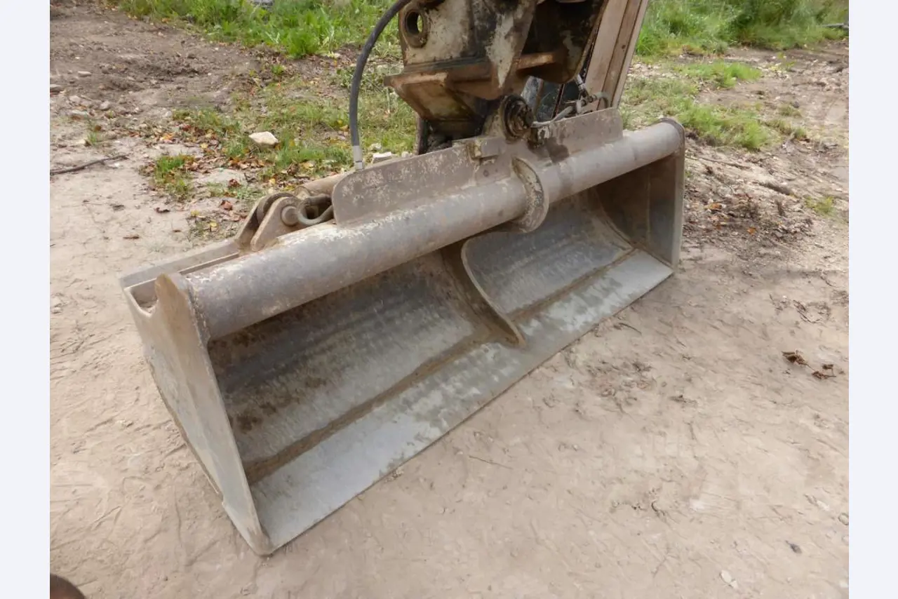 construction machinery and equipment and commercial vehicles -1