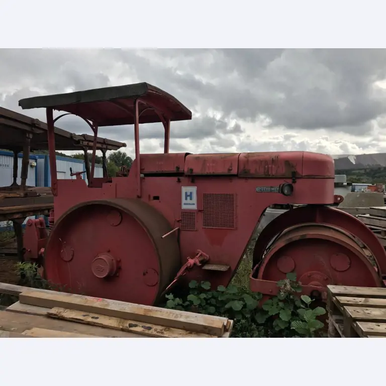 Baumaschinen, Baugeräte, Nutzfahrzeuge und Pkw-1