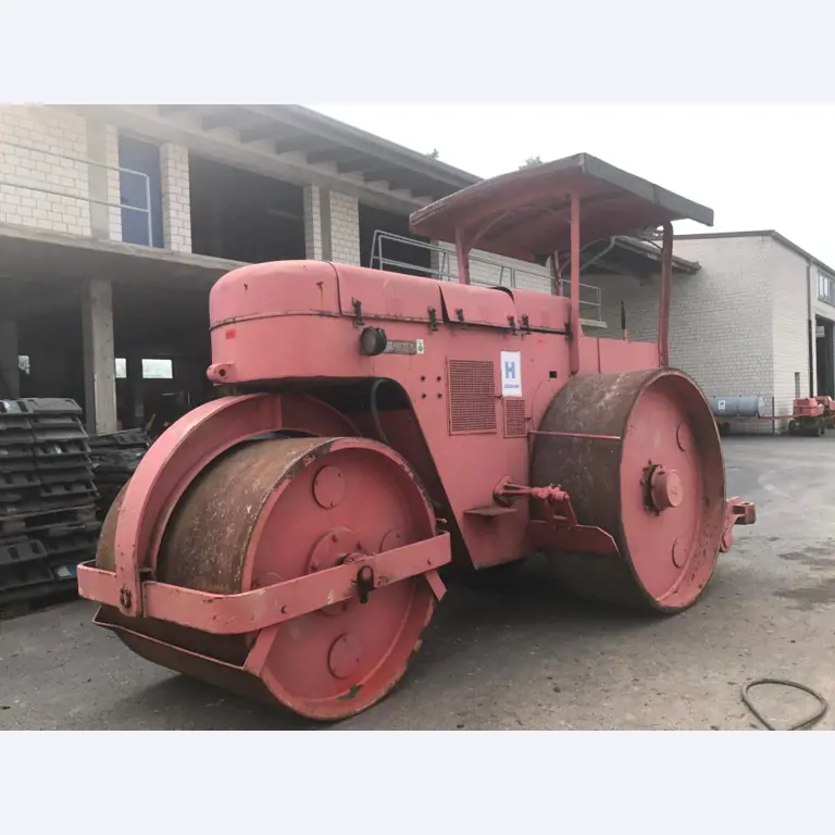 Baumaschinen, Baugeräte, Nutzfahrzeuge und Pkw-2