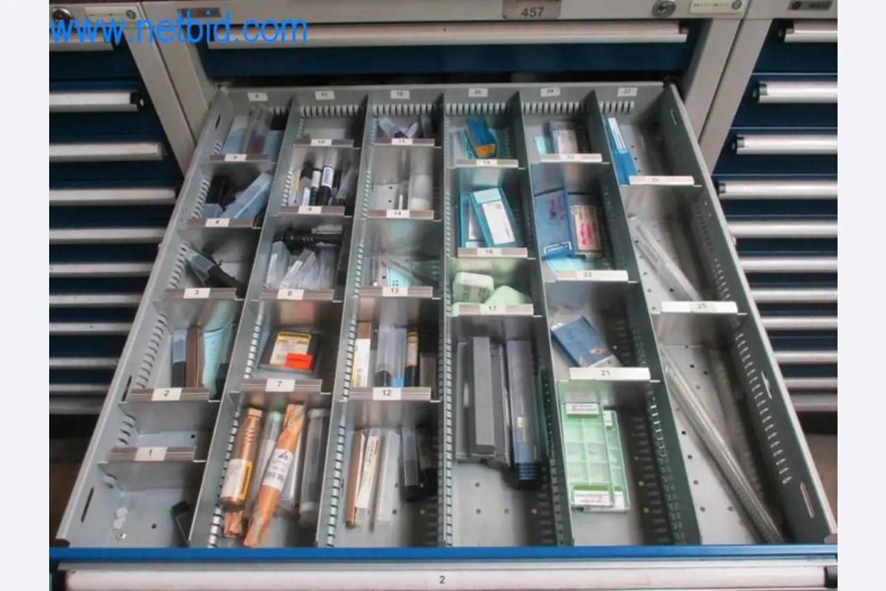Máquinas para trabalhar metais (construção de máquinas e ferramentas) e equipamento de fábrica-11