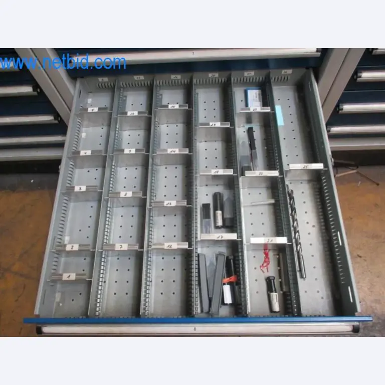 Máquinas para trabalhar metais (construção de máquinas e ferramentas) e equipamento de fábrica-26