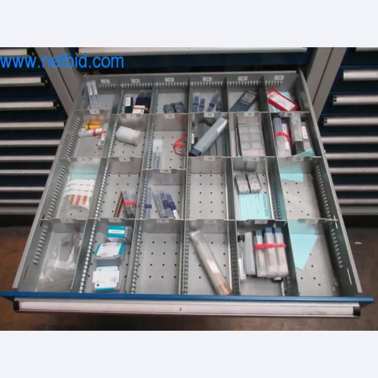 Máquinas para trabalhar metais (construção de máquinas e ferramentas) e equipamento de fábrica-39