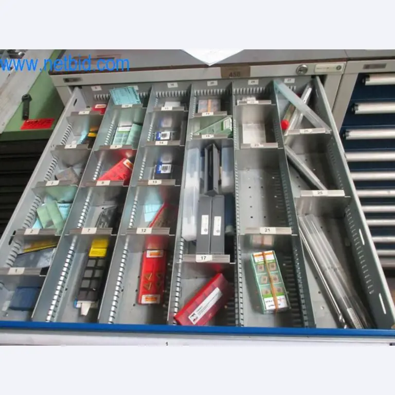 Máquinas para trabalhar metais (construção de máquinas e ferramentas) e equipamento de fábrica-49