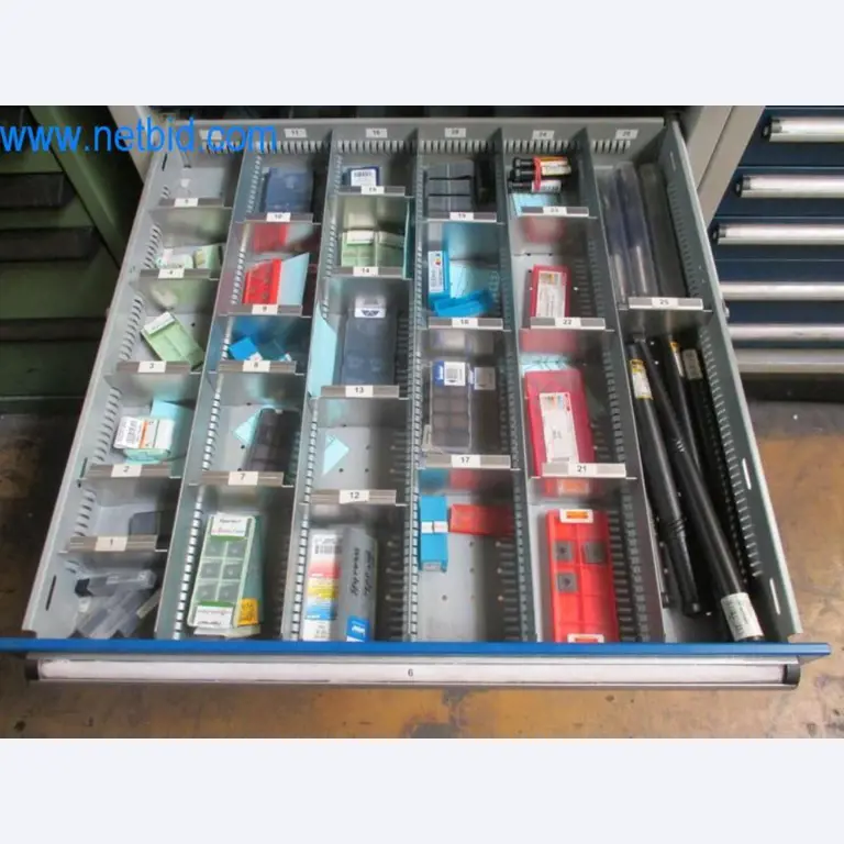 Máquinas para trabalhar metais (construção de máquinas e ferramentas) e equipamento de fábrica-6