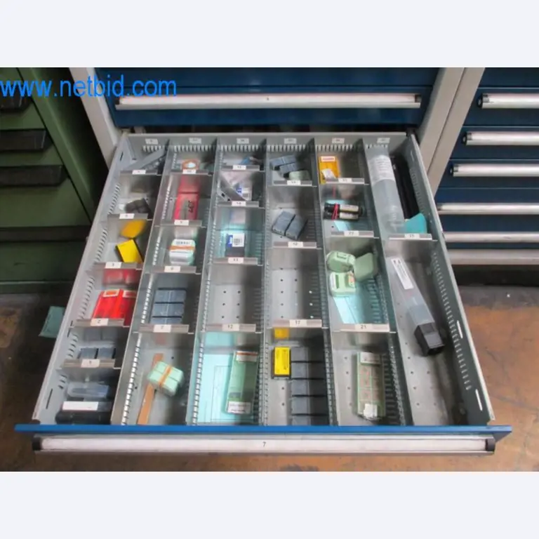 Máquinas para trabalhar metais (construção de máquinas e ferramentas) e equipamento de fábrica-7