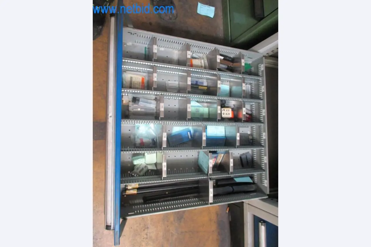 Máquinas para trabalhar metais (construção de máquinas e ferramentas) e equipamento de fábrica-9