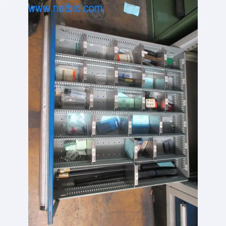 Máquinas para trabalhar metais (construção de máquinas e ferramentas) e equipamento de fábrica-9