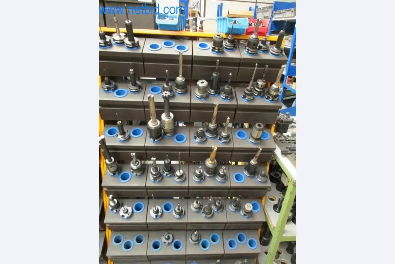 Máquinas para trabalhar metais (construção de máquinas e ferramentas) e equipamento de fábrica-1