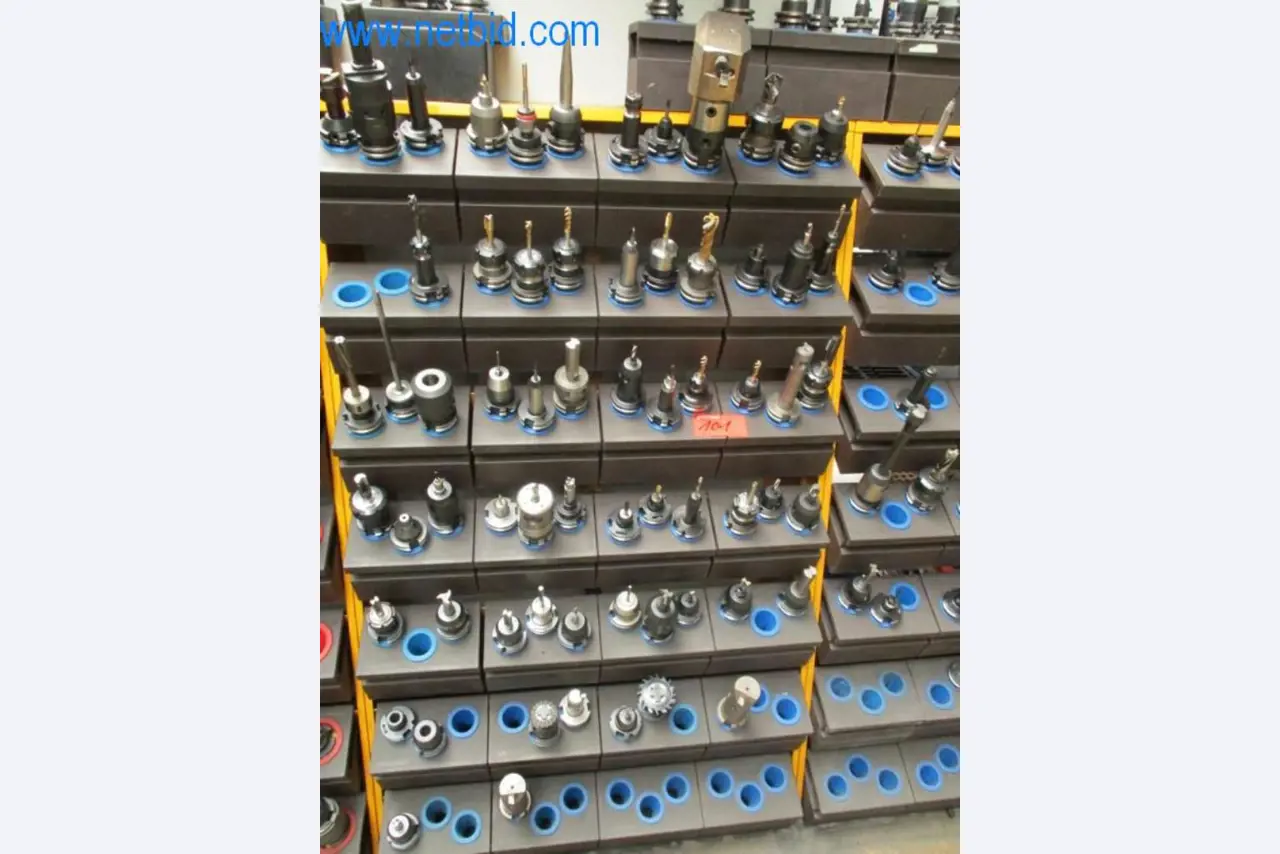 Máquinas para trabalhar metais (construção de máquinas e ferramentas) e equipamento de fábrica-3