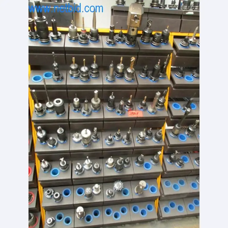 Máquinas para trabalhar metais (construção de máquinas e ferramentas) e equipamento de fábrica-3