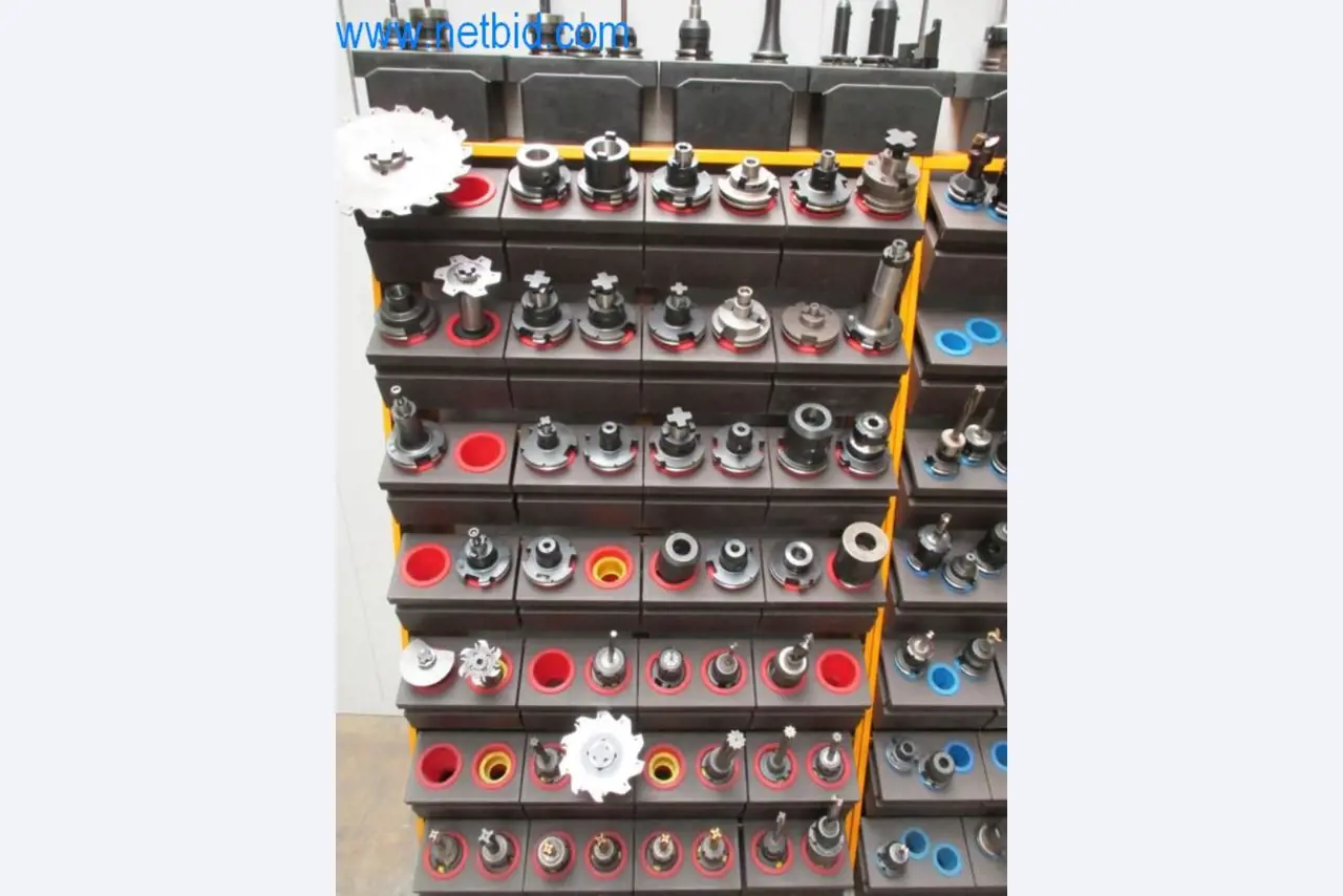 Máquinas para trabalhar metais (construção de máquinas e ferramentas) e equipamento de fábrica-4