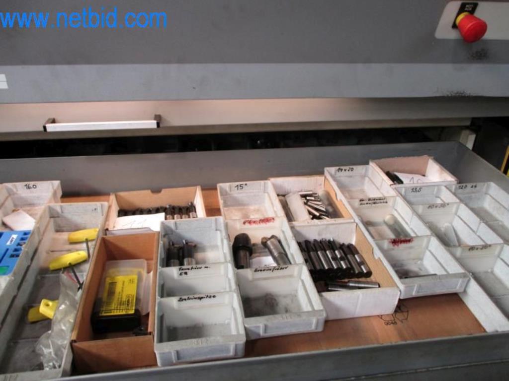 Kovozpracující stroje (výroba strojů a nástrojů) a tovární zařízení-17