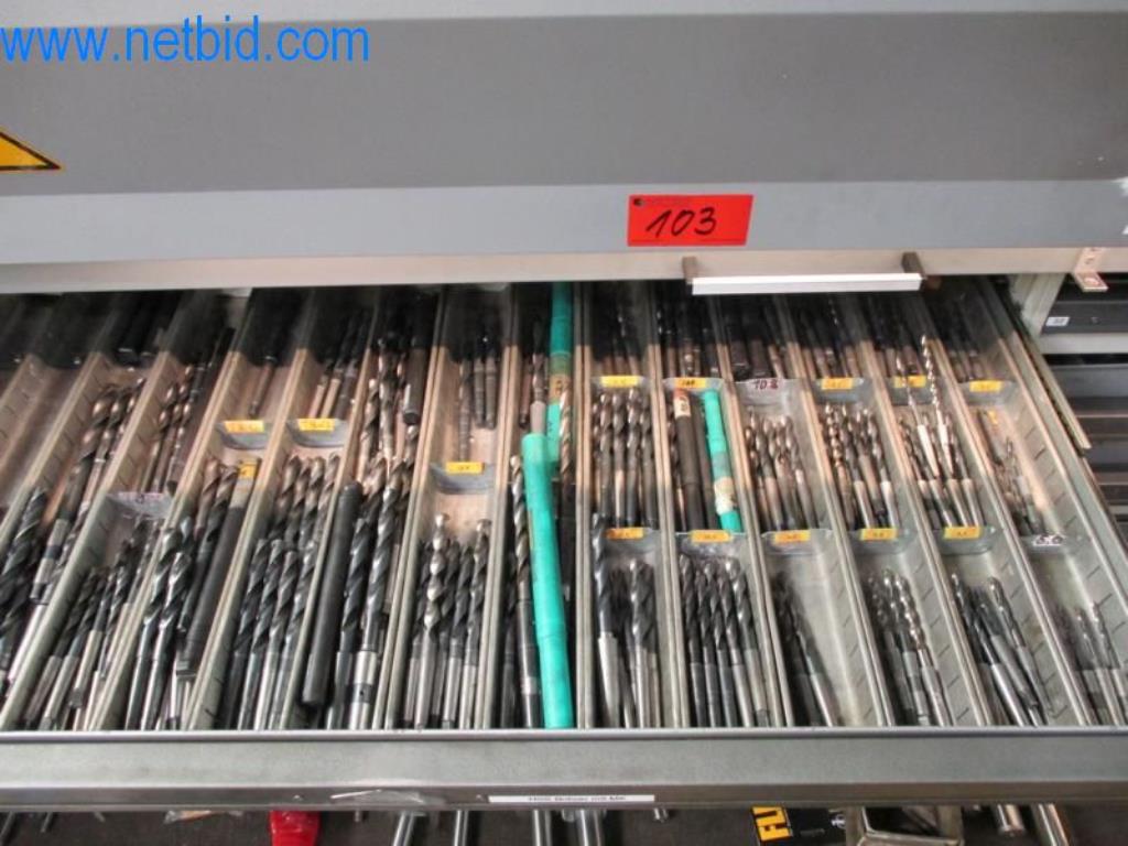 Kovozpracující stroje (výroba strojů a nástrojů) a tovární zařízení-19