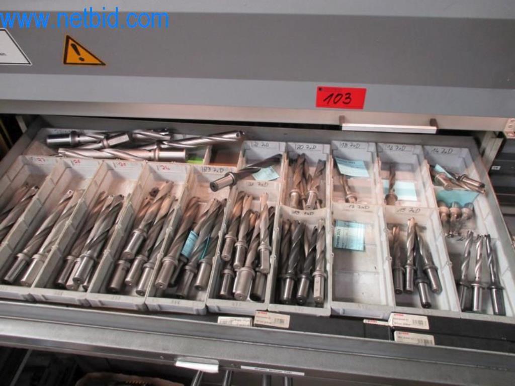 Kovozpracující stroje (výroba strojů a nástrojů) a tovární zařízení-23