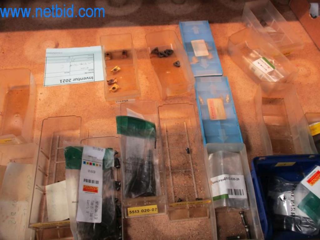 Kovozpracující stroje (výroba strojů a nástrojů) a tovární zařízení-34