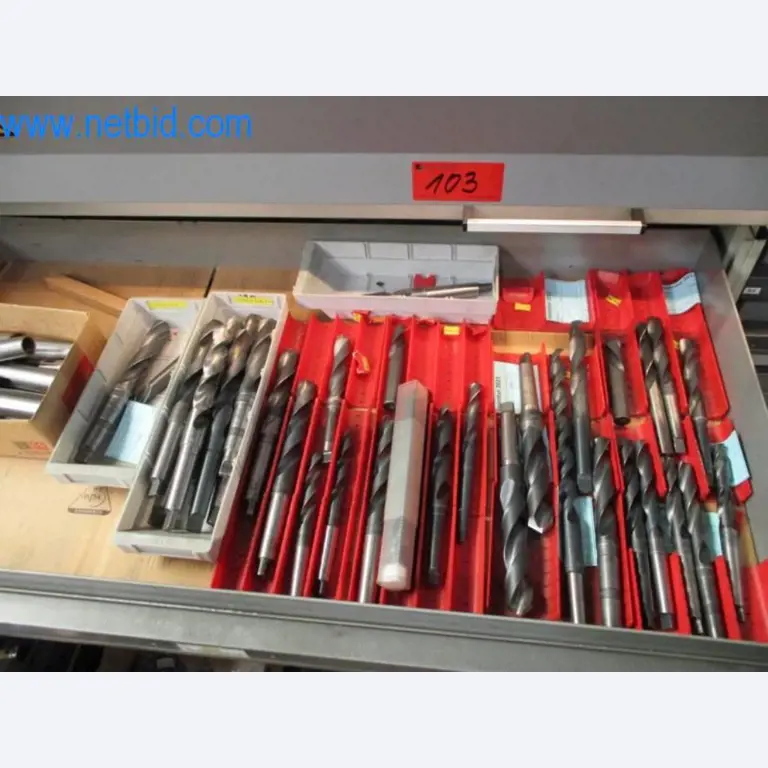 Máquinas para trabalhar metais (construção de máquinas e ferramentas) e equipamento de fábrica-47