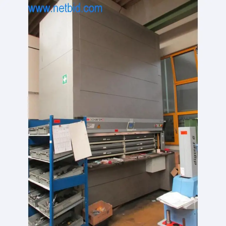 Máquinas para trabalhar metais (construção de máquinas e ferramentas) e equipamento de fábrica-1