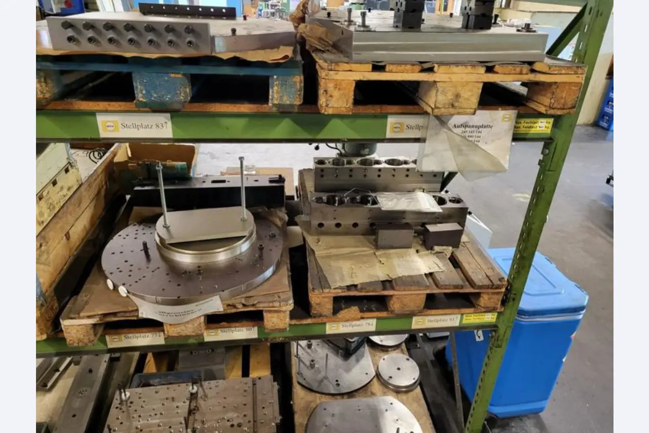 Máquinas para trabalhar metais (construção de máquinas e ferramentas) e equipamento de fábrica-15