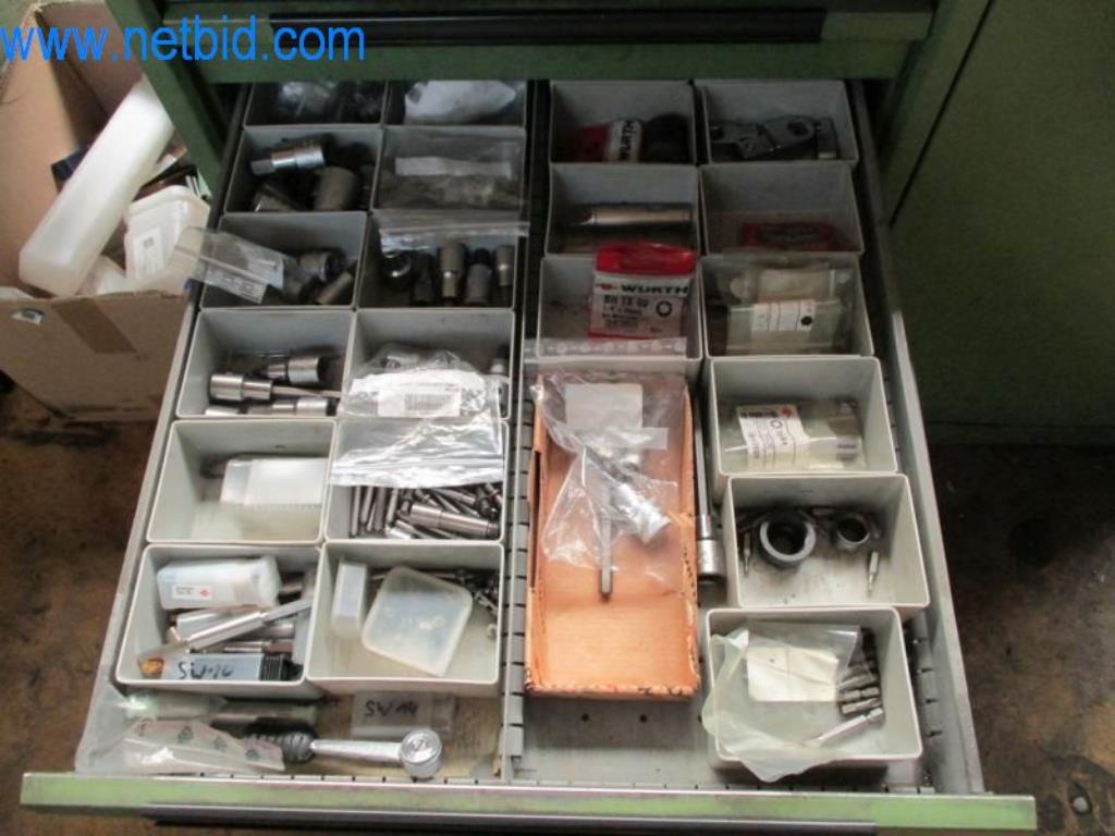 Kovozpracující stroje (výroba strojů a nástrojů) a tovární zařízení-5