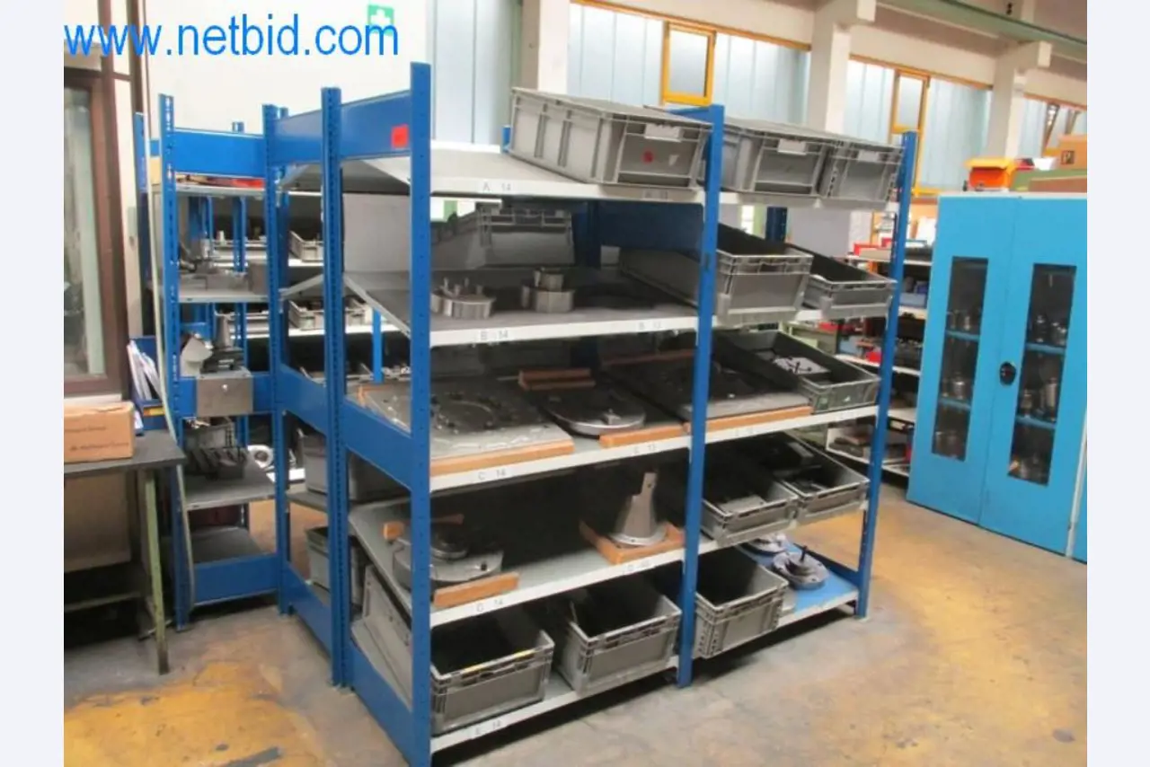 Máquinas para trabalhar metais (construção de máquinas e ferramentas) e equipamento de fábrica-7