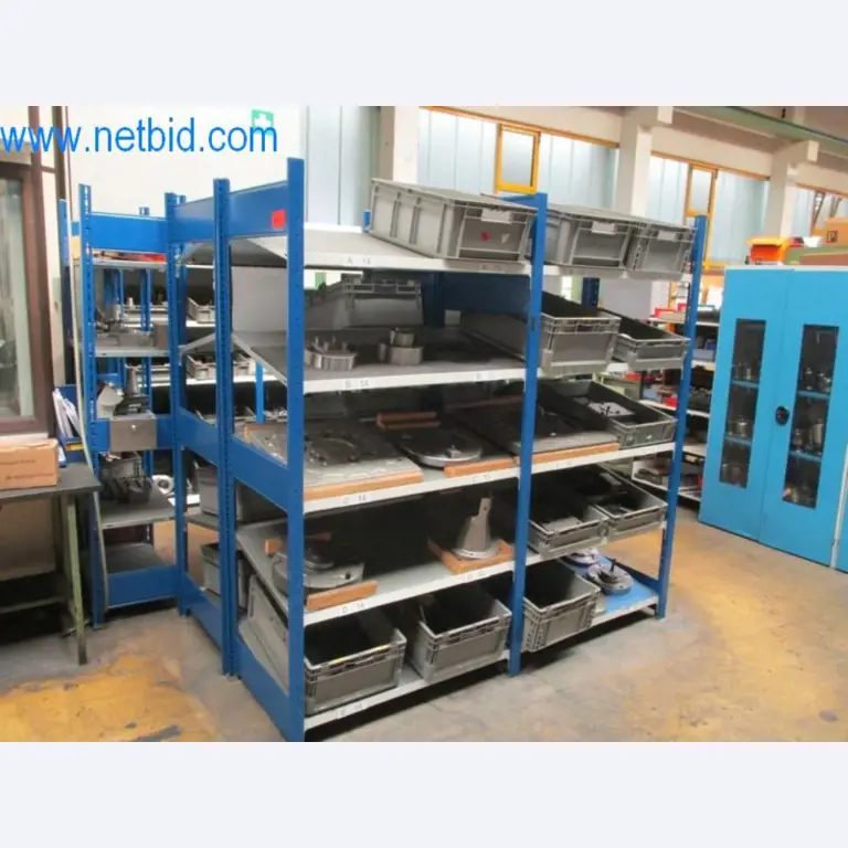 Máquinas para trabalhar metais (construção de máquinas e ferramentas) e equipamento de fábrica-7