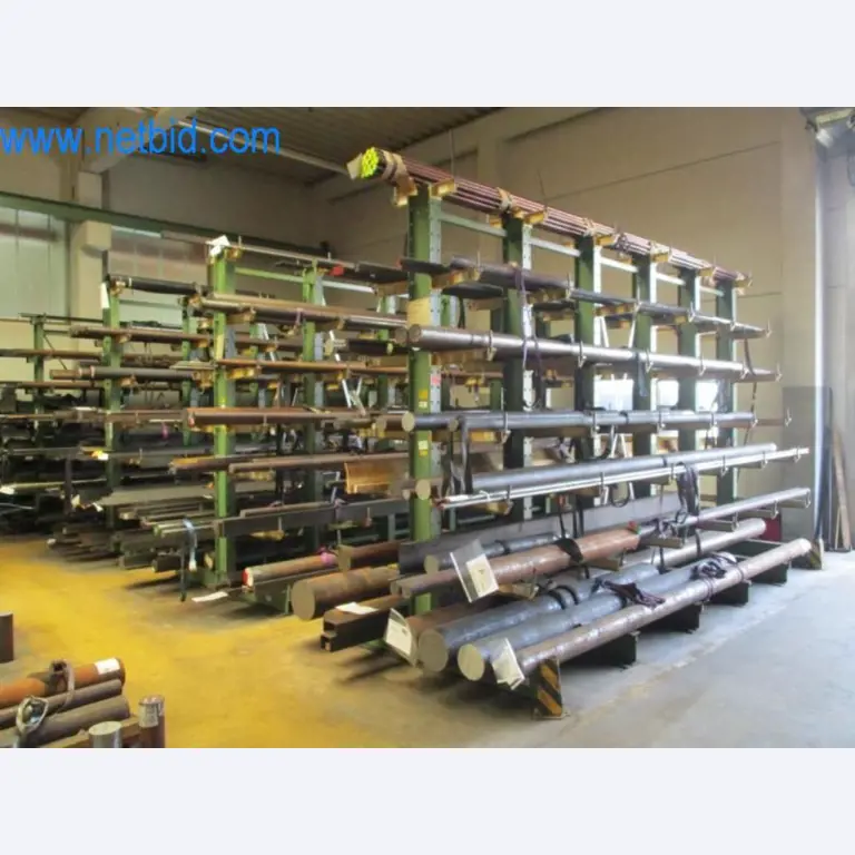 Máquinas para trabalhar metais (construção de máquinas e ferramentas) e equipamento de fábrica-1
