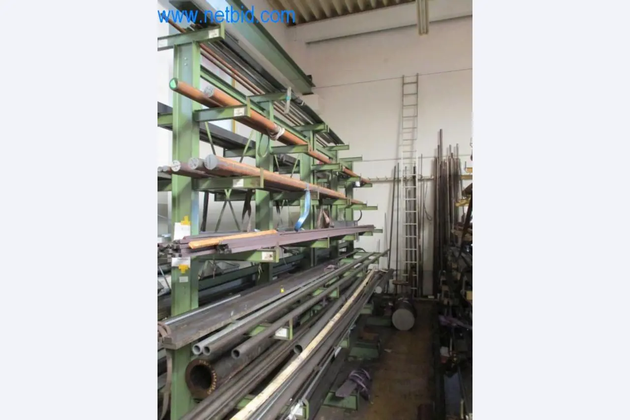 Máquinas para trabalhar metais (construção de máquinas e ferramentas) e equipamento de fábrica-3