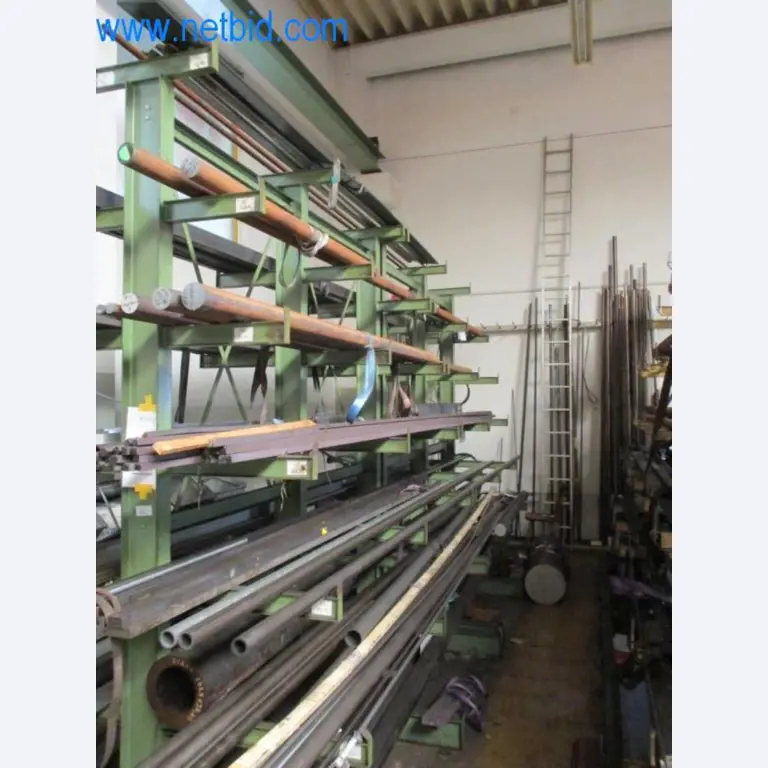 Máquinas para trabalhar metais (construção de máquinas e ferramentas) e equipamento de fábrica-3