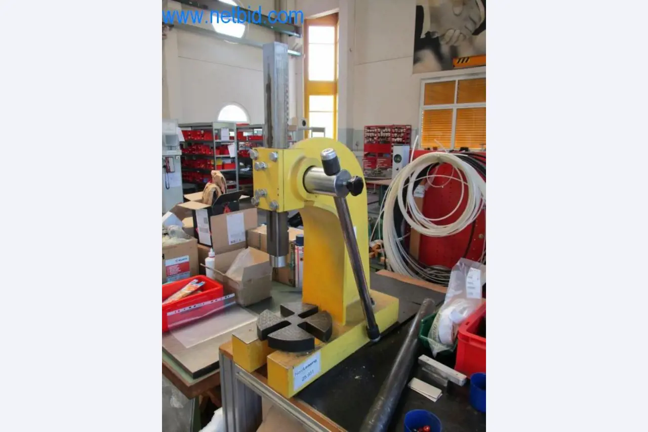 Maquinaria metalúrgica (construcción de máquinas y herramientas) y equipos de fábrica-1