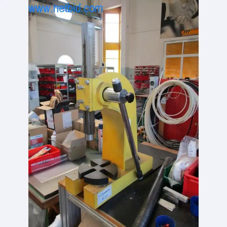 Maquinaria metalúrgica (construcción de máquinas y herramientas) y equipos de fábrica-1