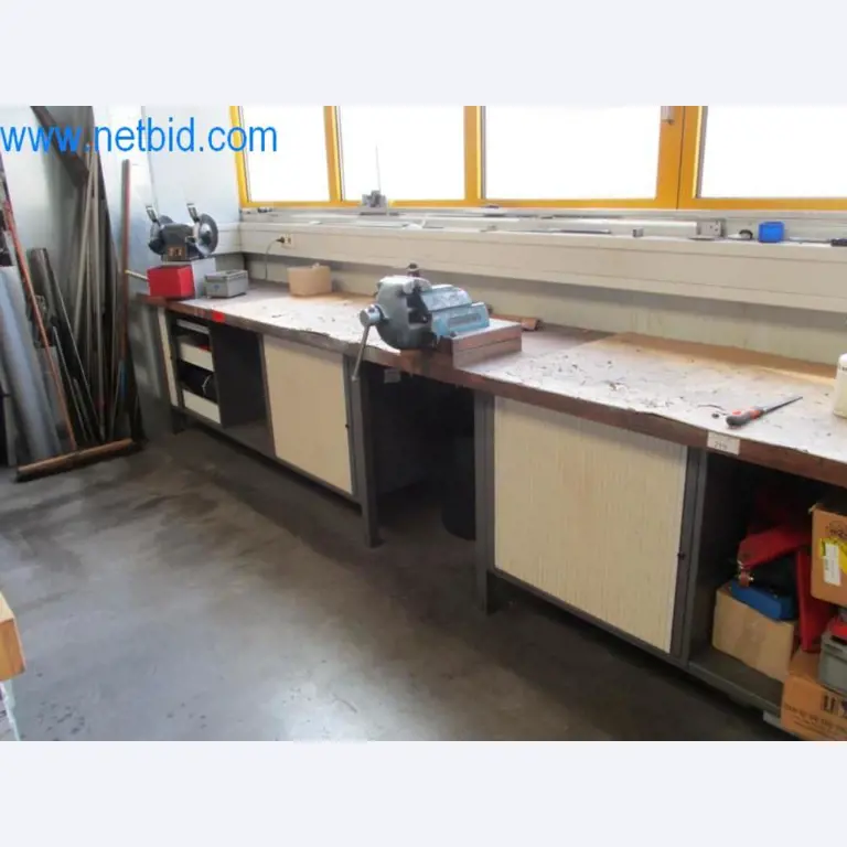 Máquinas para trabalhar metais (construção de máquinas e ferramentas) e equipamento de fábrica-1