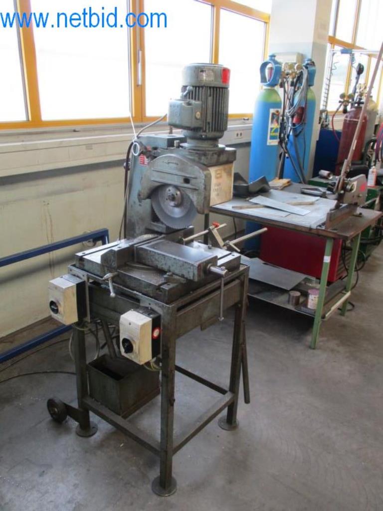 Kovozpracující stroje (výroba strojů a nástrojů) a tovární zařízení-1